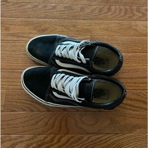 Vans Solid Black Lace Up Sneakers Size 9.5